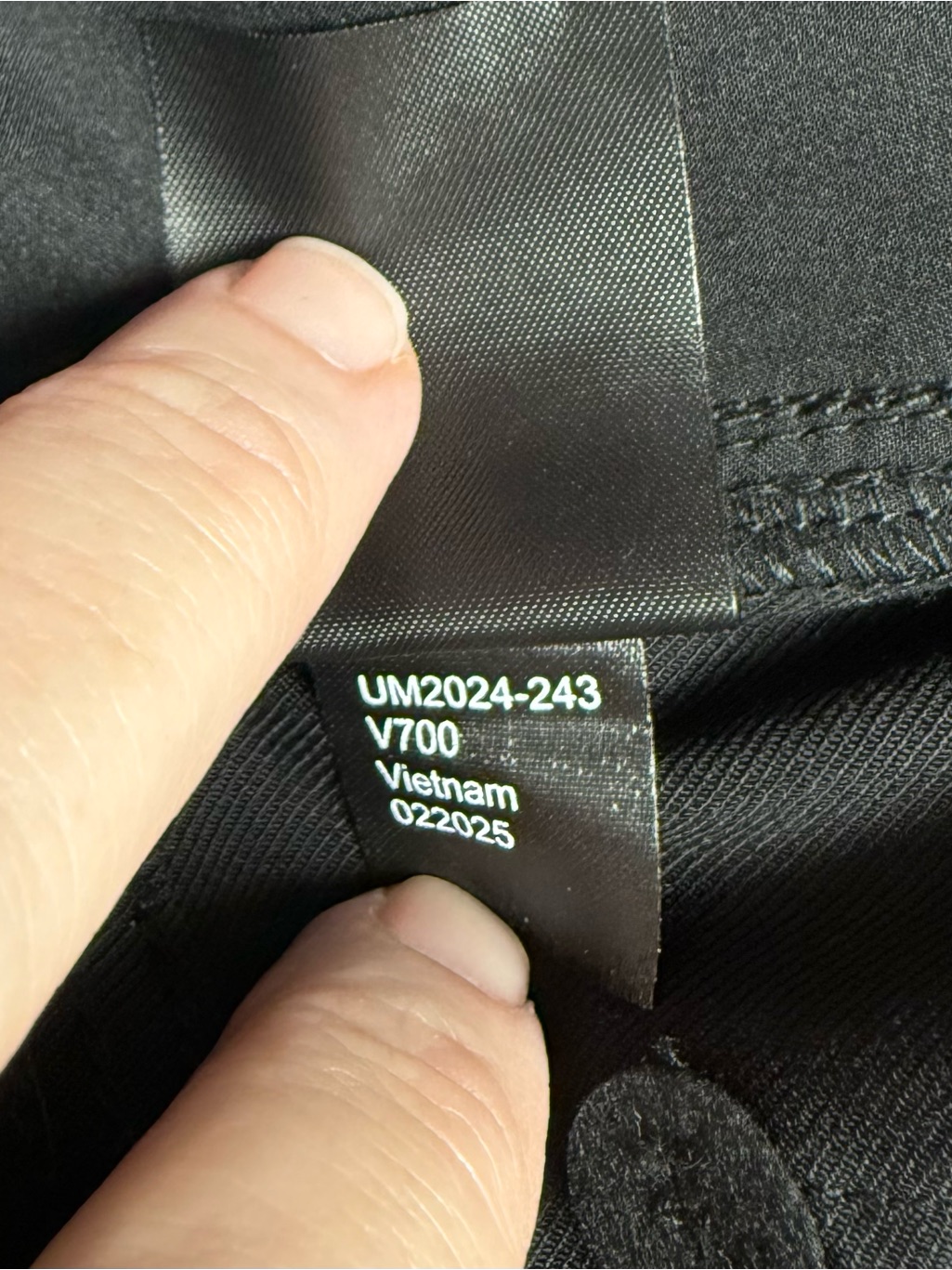 Unbound Merino Women’s Black Slim Dress Pants 26x28 — image 8 of 8